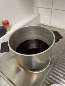 Glöggen puttrar på