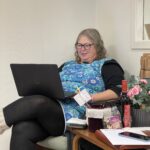 Susanne, kvällens fika ansvariga. Gott med kaffe, glögg och tilltugg